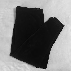 EYE CANDY • 3x black velvet leggings